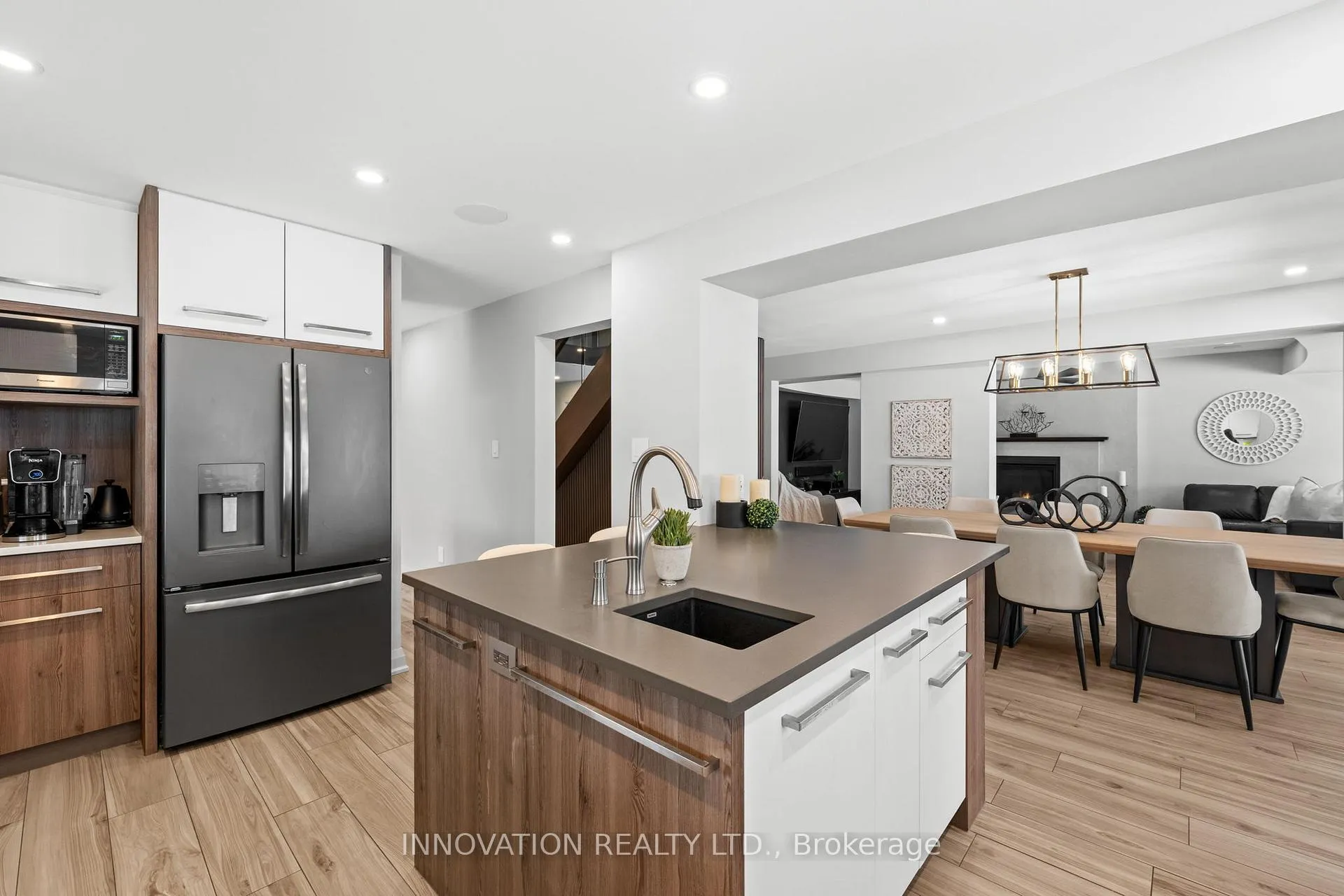 Photo 16 of 38 Rosenfeld Crescent, Ottawa, Kanata - Kanata Lakes/Heritage Hills — HOMEH