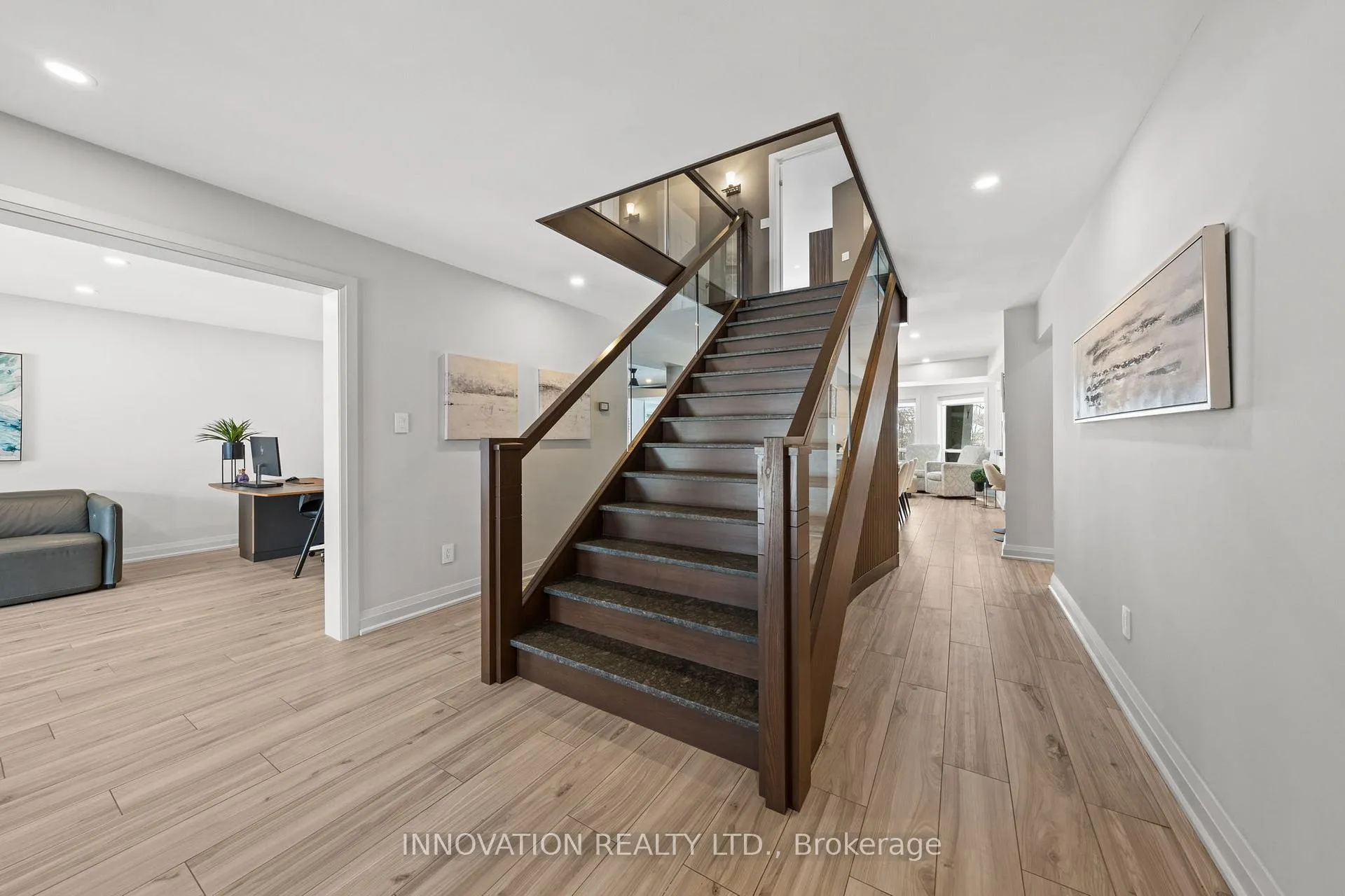 Photo 24 of 38 Rosenfeld Crescent, Ottawa, Kanata - Kanata Lakes/Heritage Hills — HOMEH