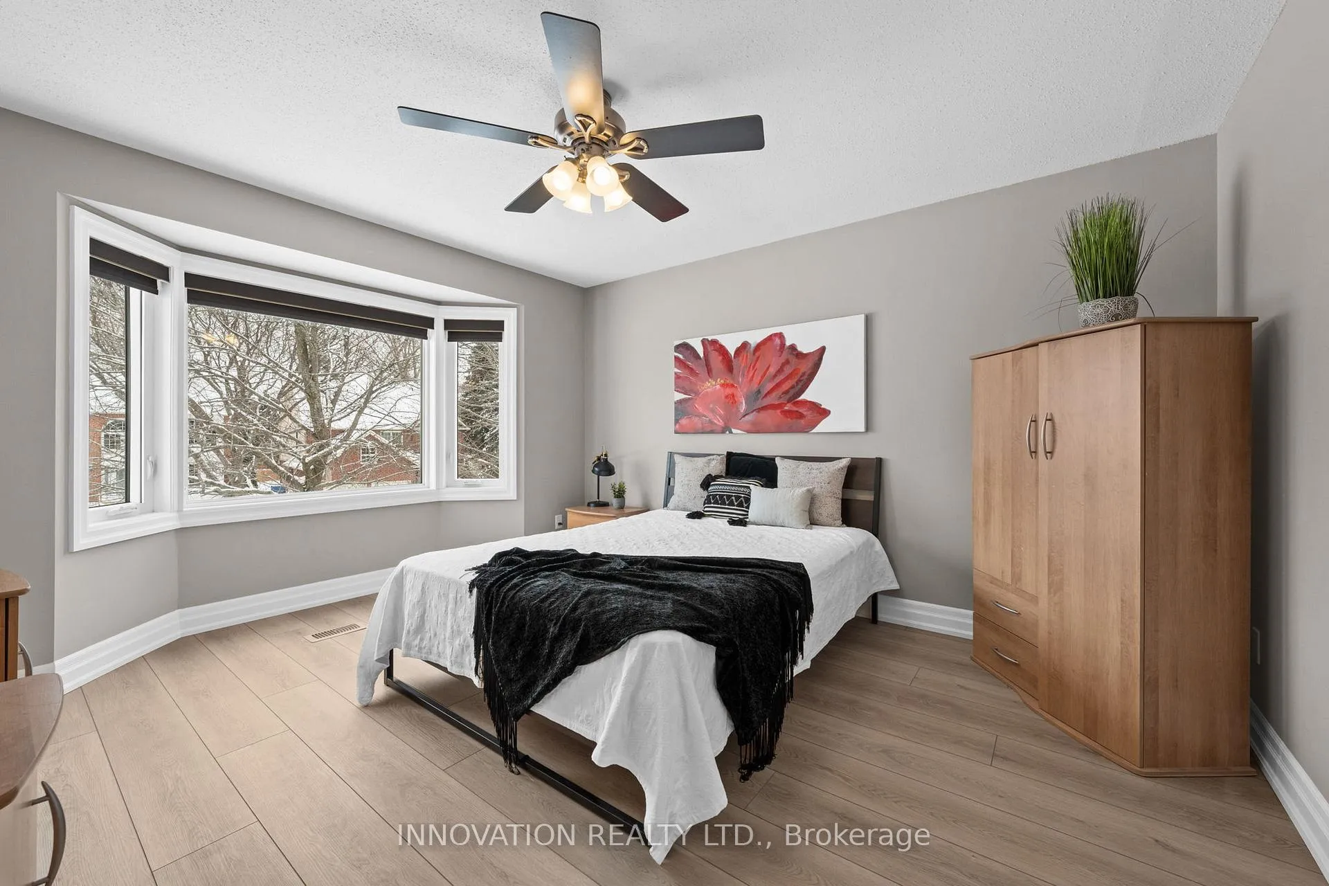 Photo 32 of 38 Rosenfeld Crescent, Ottawa, Kanata - Kanata Lakes/Heritage Hills — HOMEH