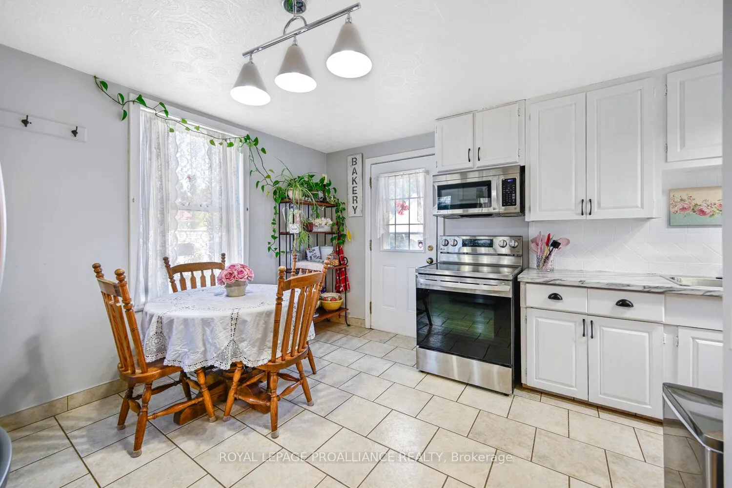 Photo 10 of 394 Park Street E, Prescott — HOMEH