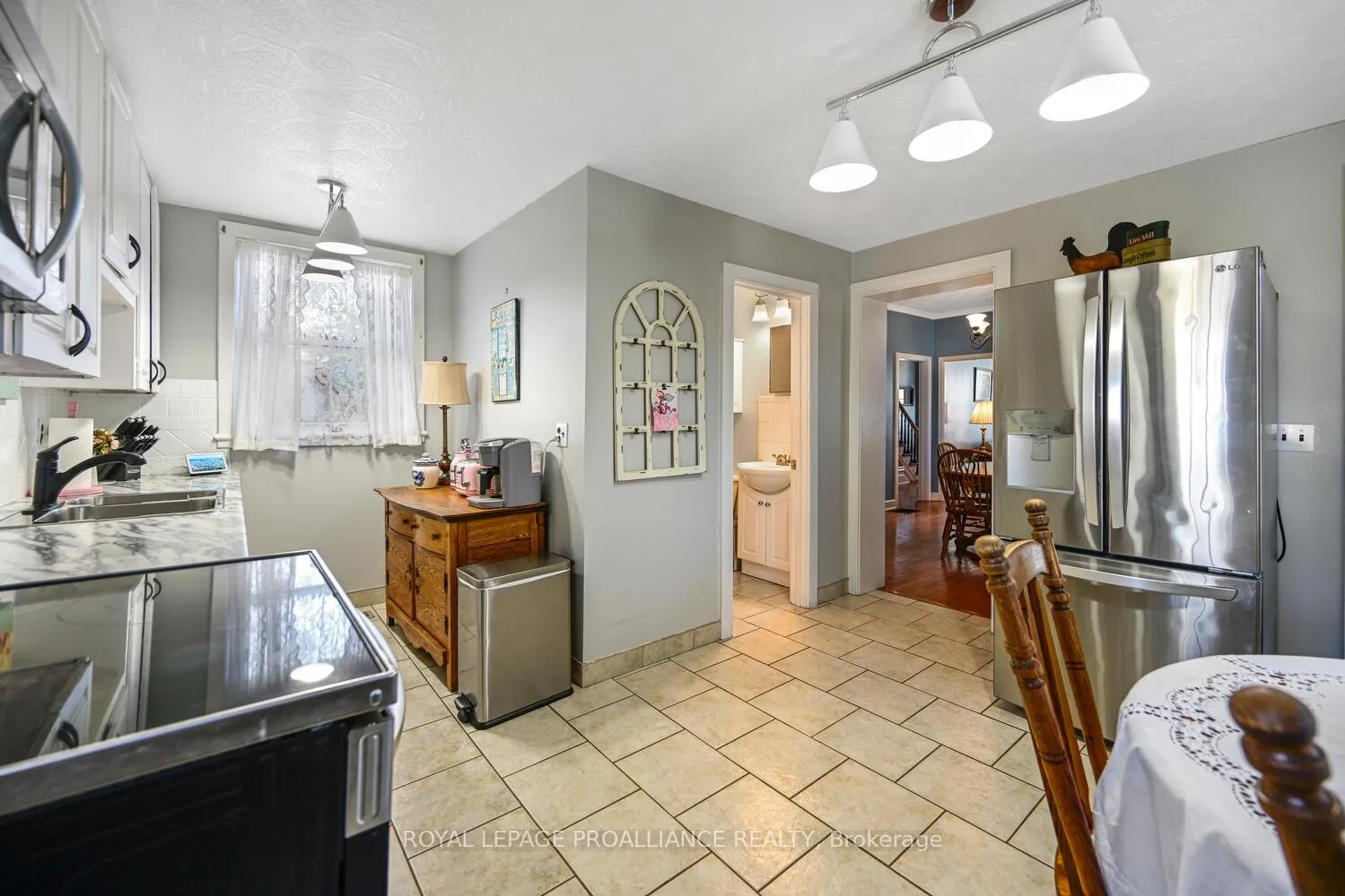Photo 11 of 394 Park Street E, Prescott — HOMEH