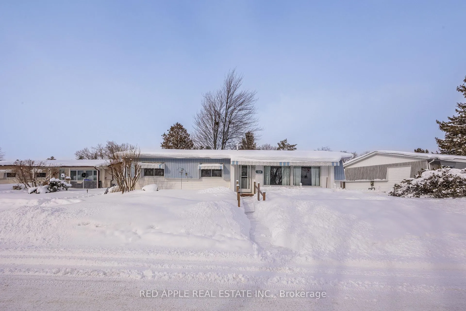 Photo 2 of 30 Mimosa Drive, Innisfil, Rural Innisfil — HOMEH