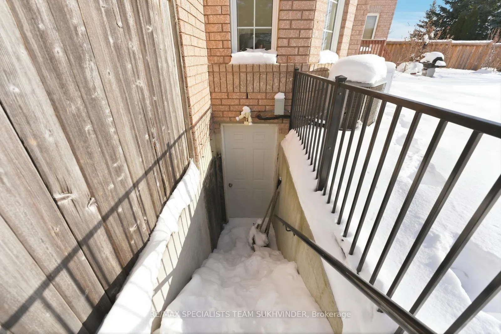 Photo 5 of 2 Thunderbird Trail, Brampton, Sandringham-Wellington — HOMEH