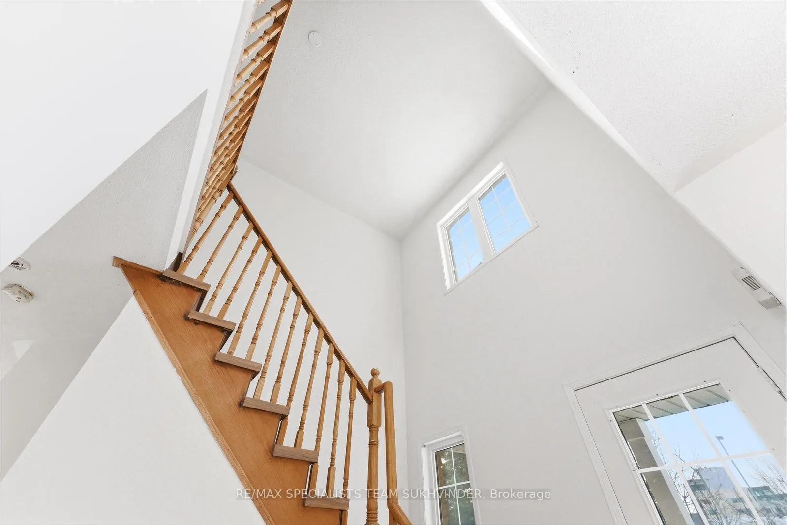 Photo 7 of 2 Thunderbird Trail, Brampton, Sandringham-Wellington — HOMEH