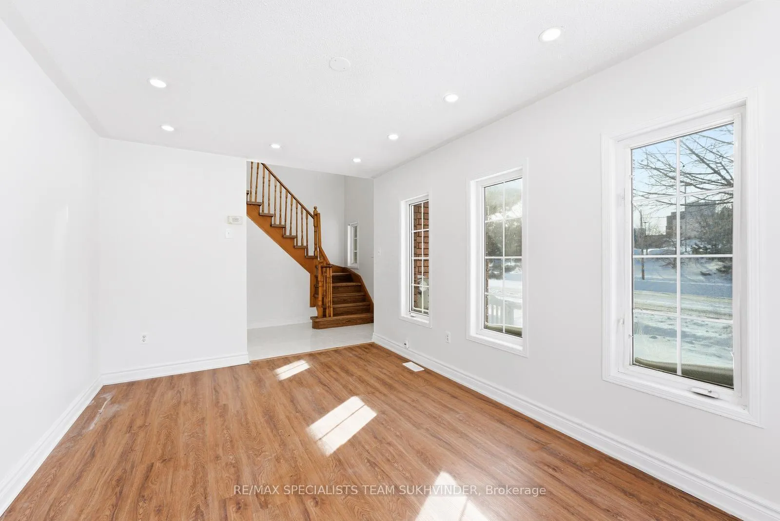 Photo 10 of 2 Thunderbird Trail, Brampton, Sandringham-Wellington — HOMEH