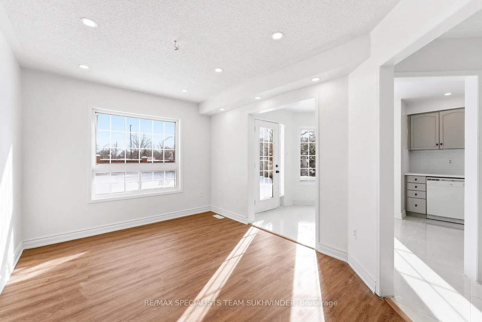 Photo 12 of 2 Thunderbird Trail, Brampton, Sandringham-Wellington — HOMEH