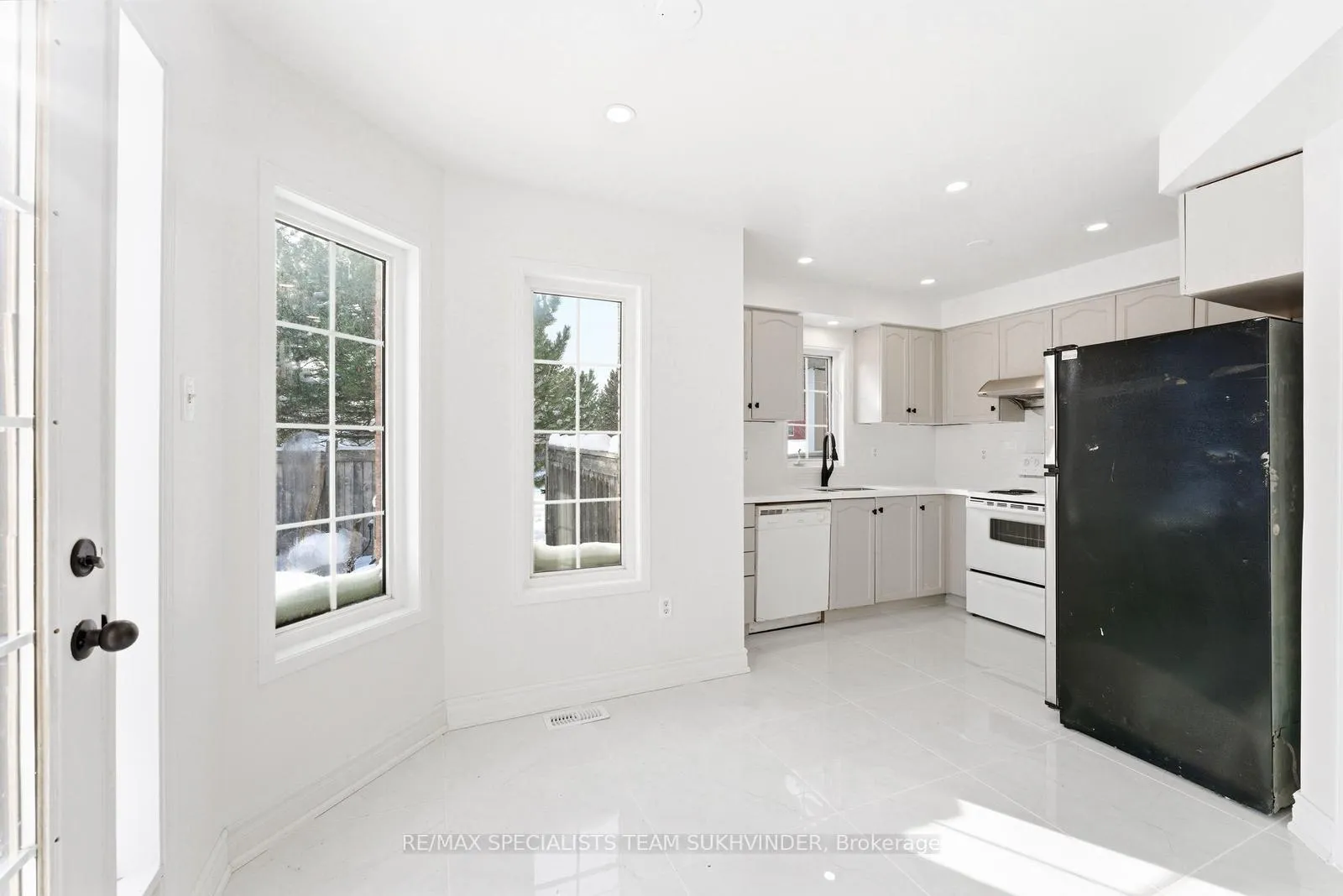 Photo 14 of 2 Thunderbird Trail, Brampton, Sandringham-Wellington — HOMEH