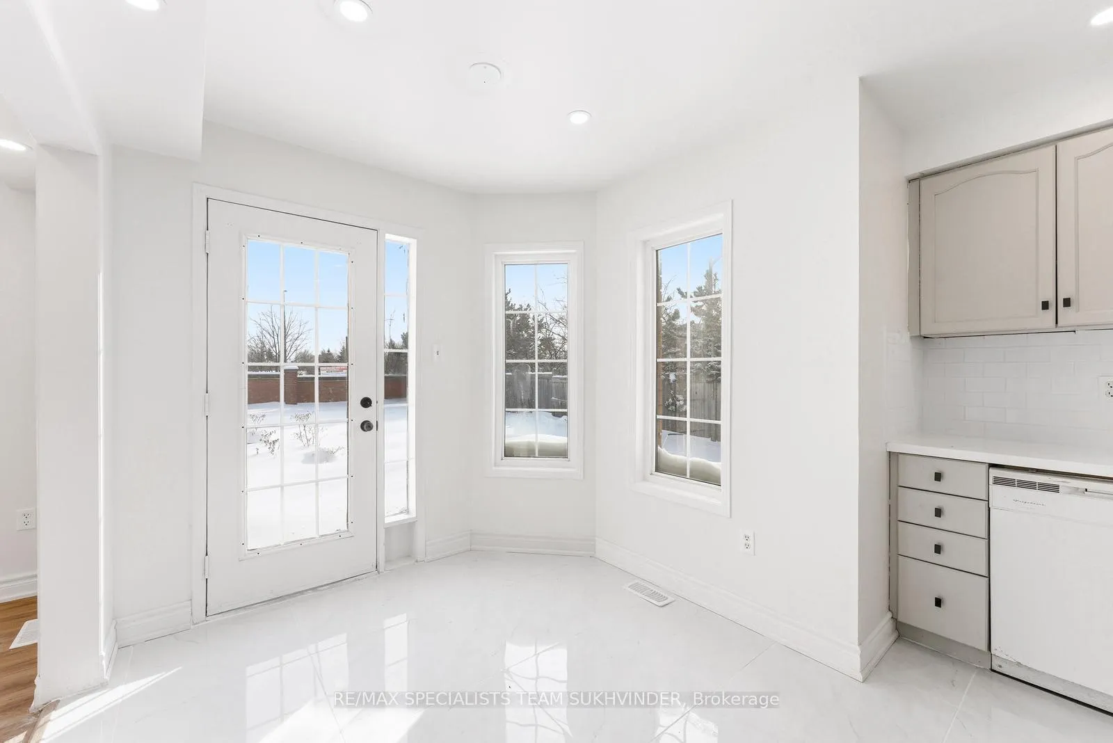 Photo 15 of 2 Thunderbird Trail, Brampton, Sandringham-Wellington — HOMEH