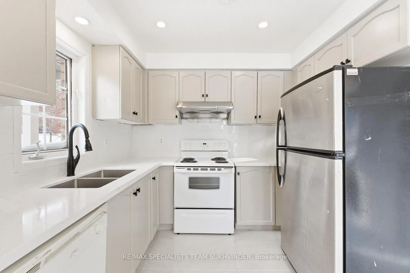 Photo 19 of 2 Thunderbird Trail, Brampton, Sandringham-Wellington — HOMEH