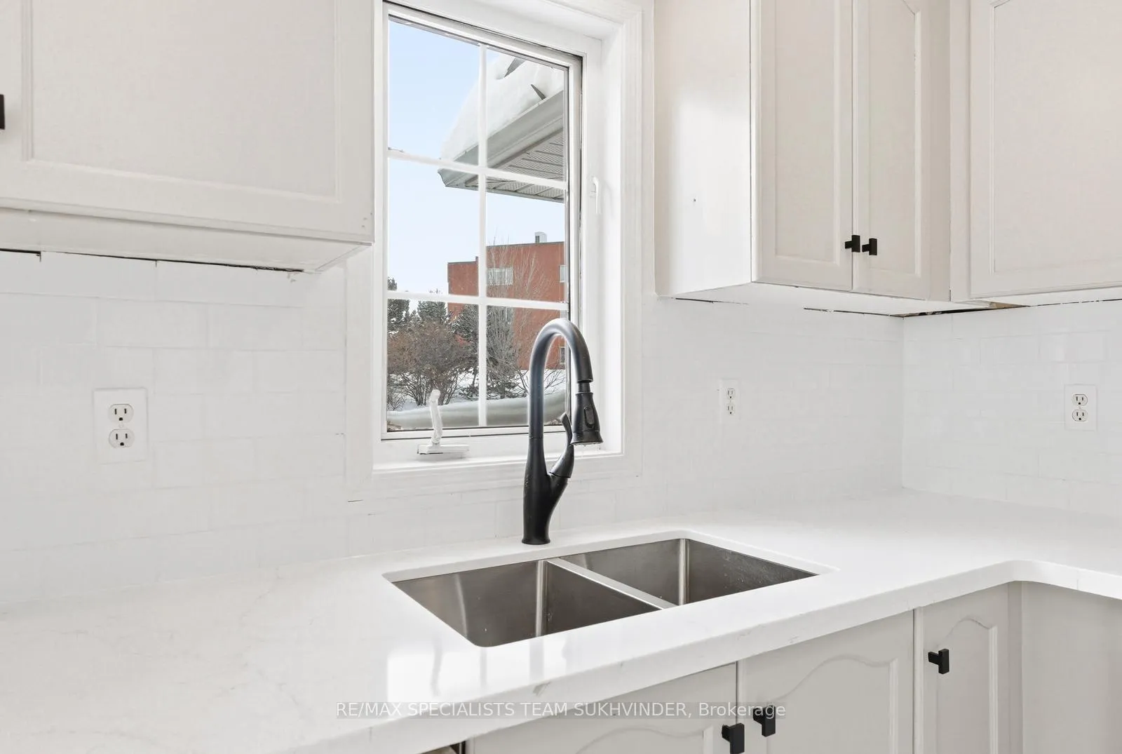 Photo 20 of 2 Thunderbird Trail, Brampton, Sandringham-Wellington — HOMEH
