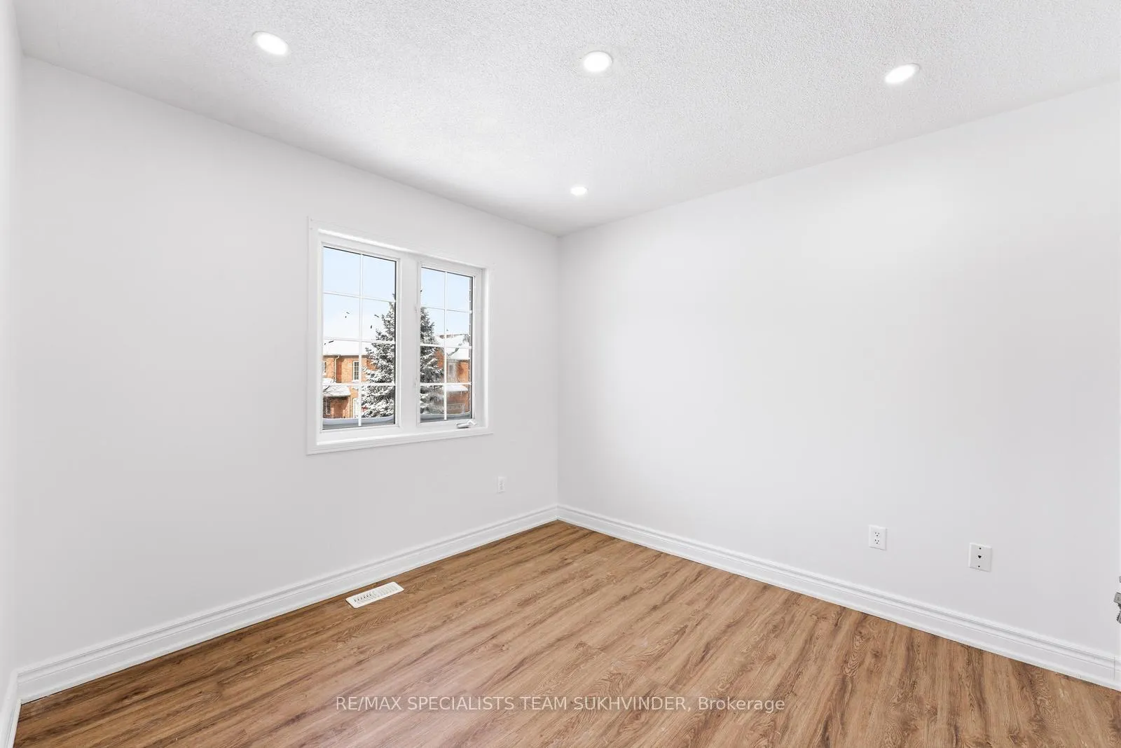 Photo 30 of 2 Thunderbird Trail, Brampton, Sandringham-Wellington — HOMEH