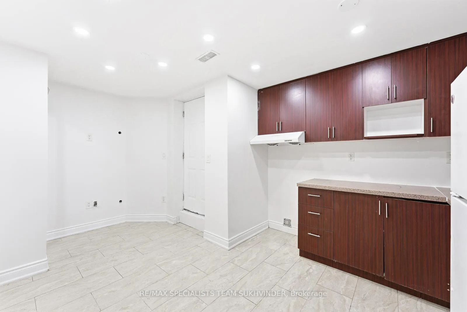 Photo 37 of 2 Thunderbird Trail, Brampton, Sandringham-Wellington — HOMEH