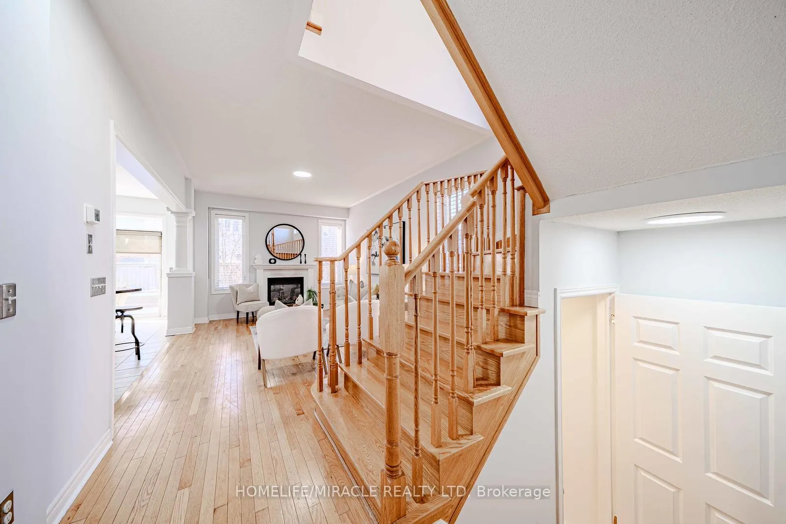Photo 6 of 113 James Govan Drive, Whitby, Port Whitby — HOMEH