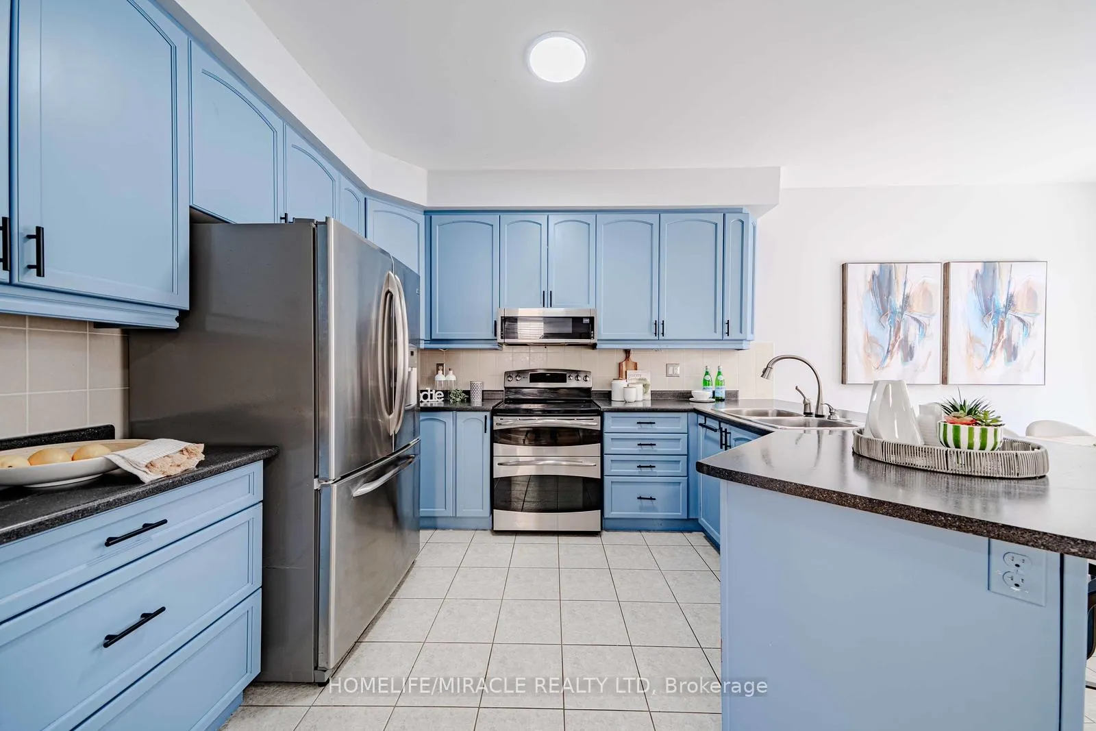 Photo 13 of 113 James Govan Drive, Whitby, Port Whitby — HOMEH