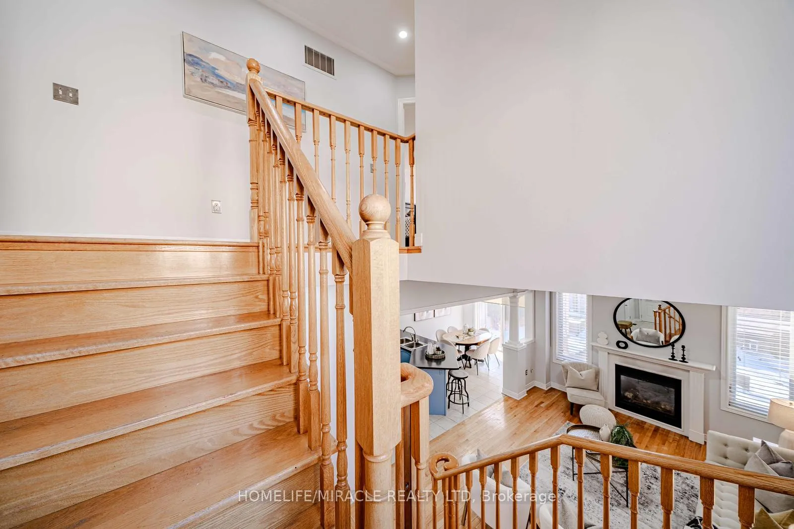 Photo 15 of 113 James Govan Drive, Whitby, Port Whitby — HOMEH