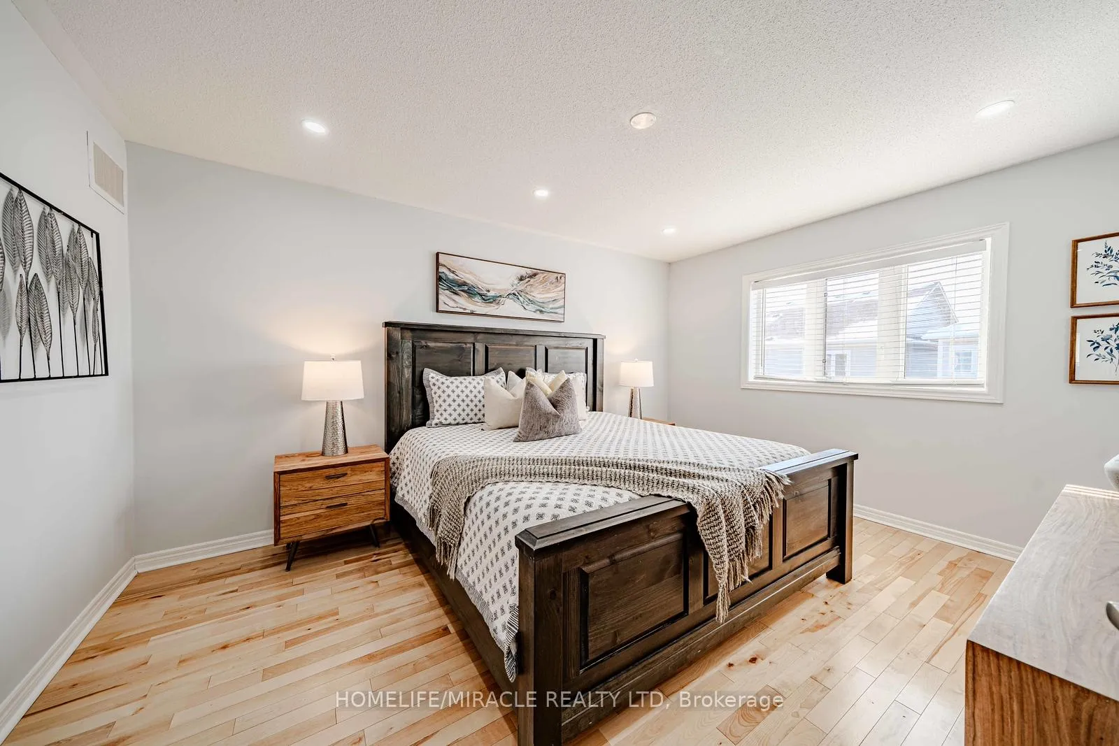 Photo 18 of 113 James Govan Drive, Whitby, Port Whitby — HOMEH