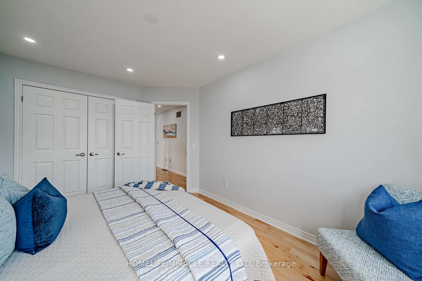 Photo 26 of 113 James Govan Drive, Whitby, Port Whitby — HOMEH