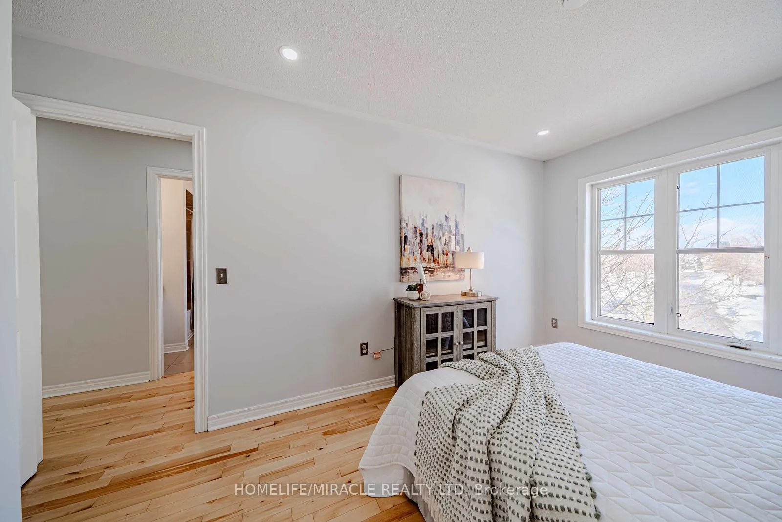 Photo 28 of 113 James Govan Drive, Whitby, Port Whitby — HOMEH