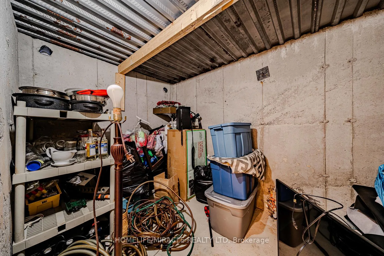 Photo 43 of 113 James Govan Drive, Whitby, Port Whitby — HOMEH