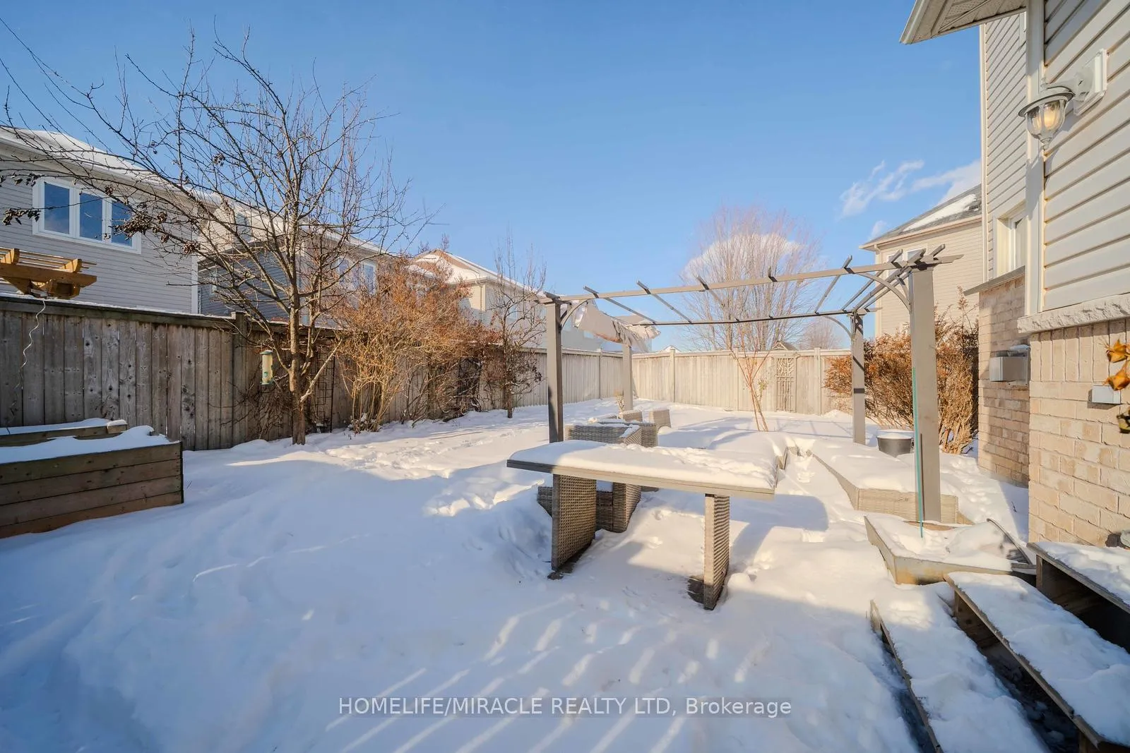 Photo 44 of 113 James Govan Drive, Whitby, Port Whitby — HOMEH