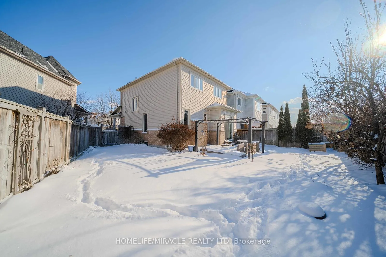 Photo 46 of 113 James Govan Drive, Whitby, Port Whitby — HOMEH
