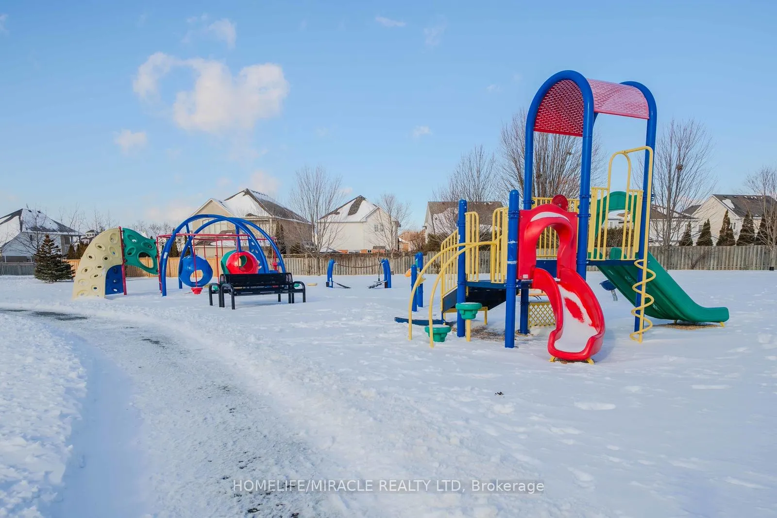 Photo 48 of 113 James Govan Drive, Whitby, Port Whitby — HOMEH