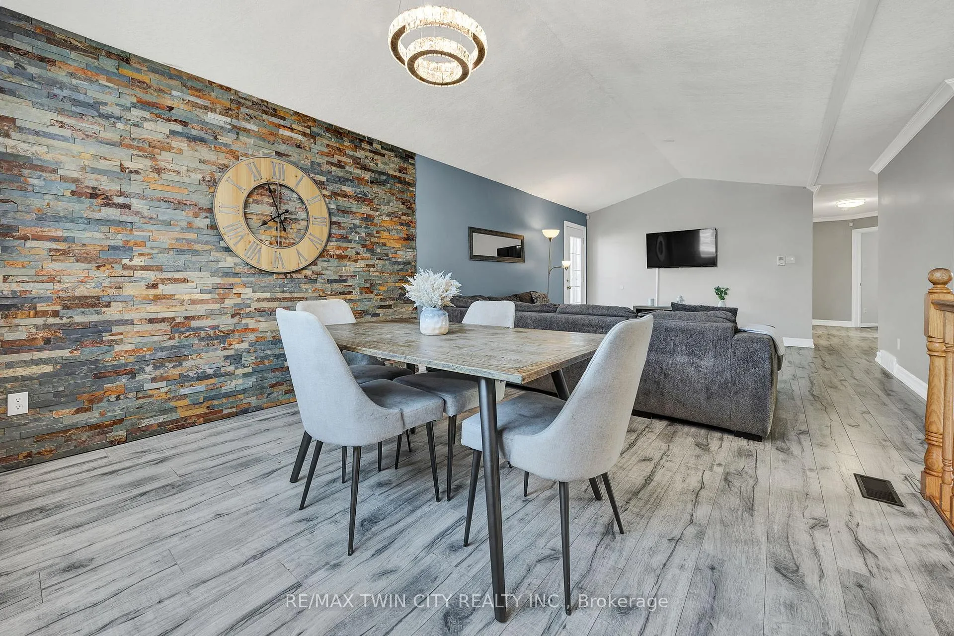 Photo 8 of 299 Erinbrook Drive, Kitchener — HOMEH