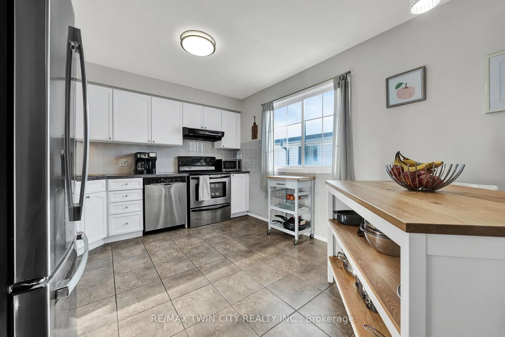 Photo 9 of 299 Erinbrook Drive, Kitchener — HOMEH