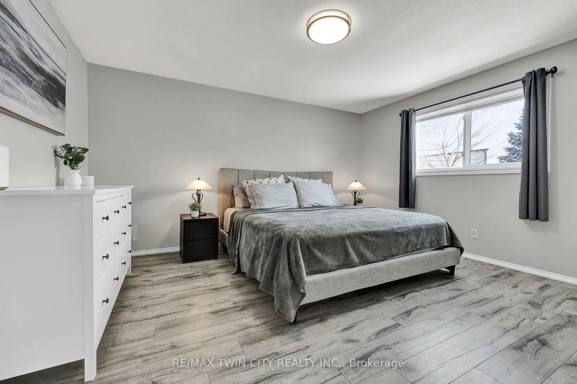 Photo 13 of 299 Erinbrook Drive, Kitchener — HOMEH