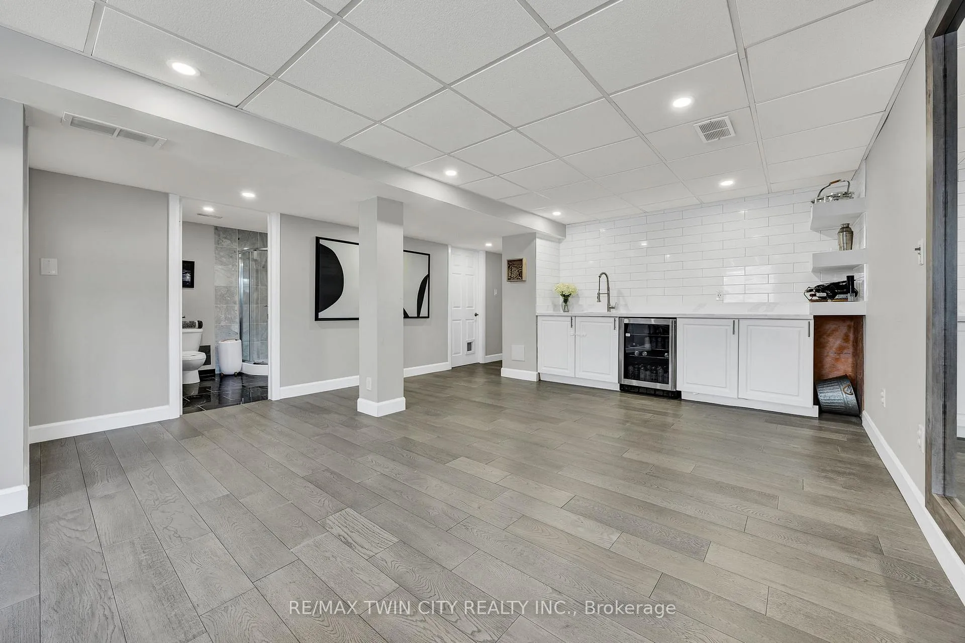 Photo 21 of 299 Erinbrook Drive, Kitchener — HOMEH