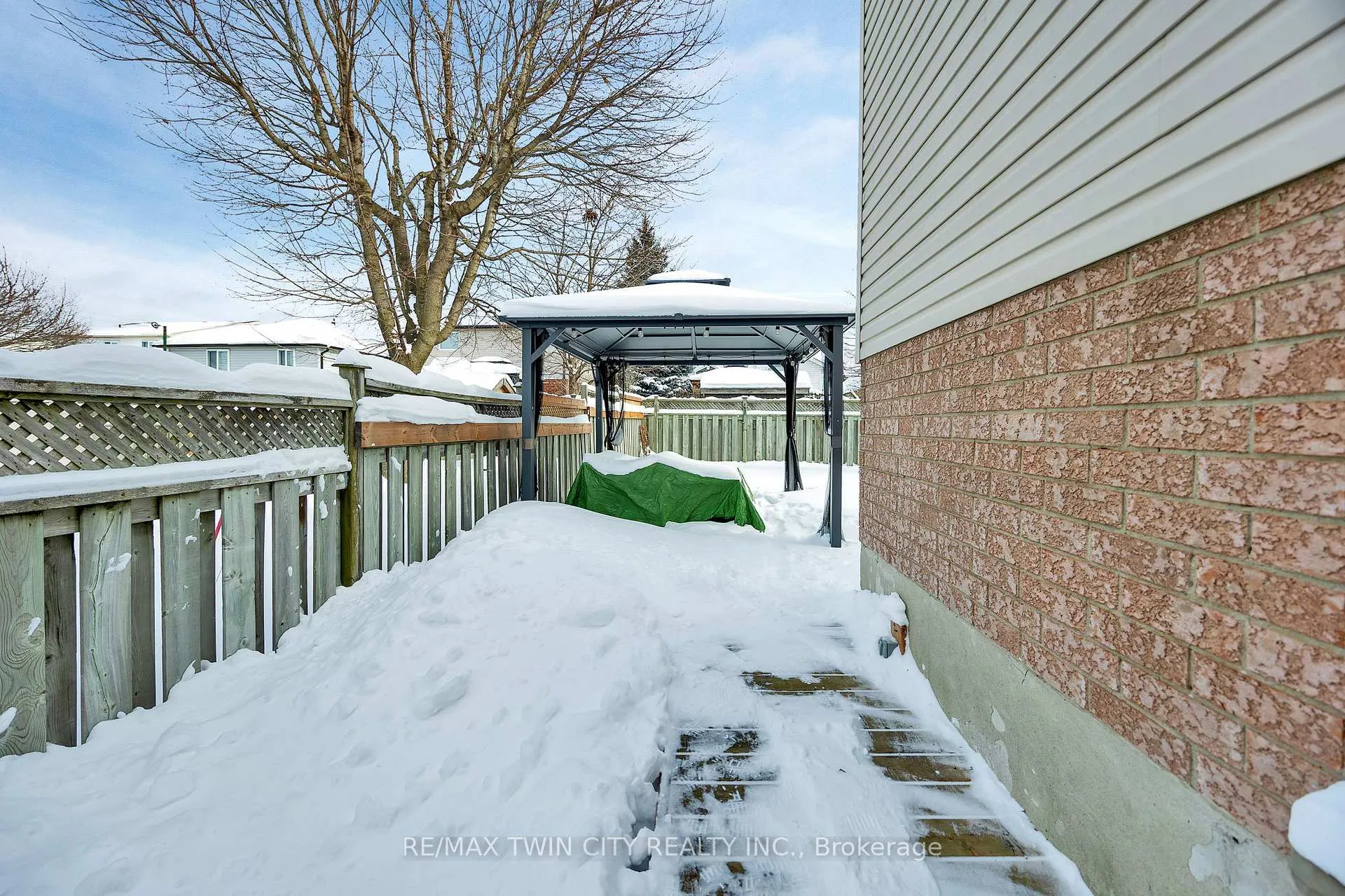Photo 30 of 299 Erinbrook Drive, Kitchener — HOMEH