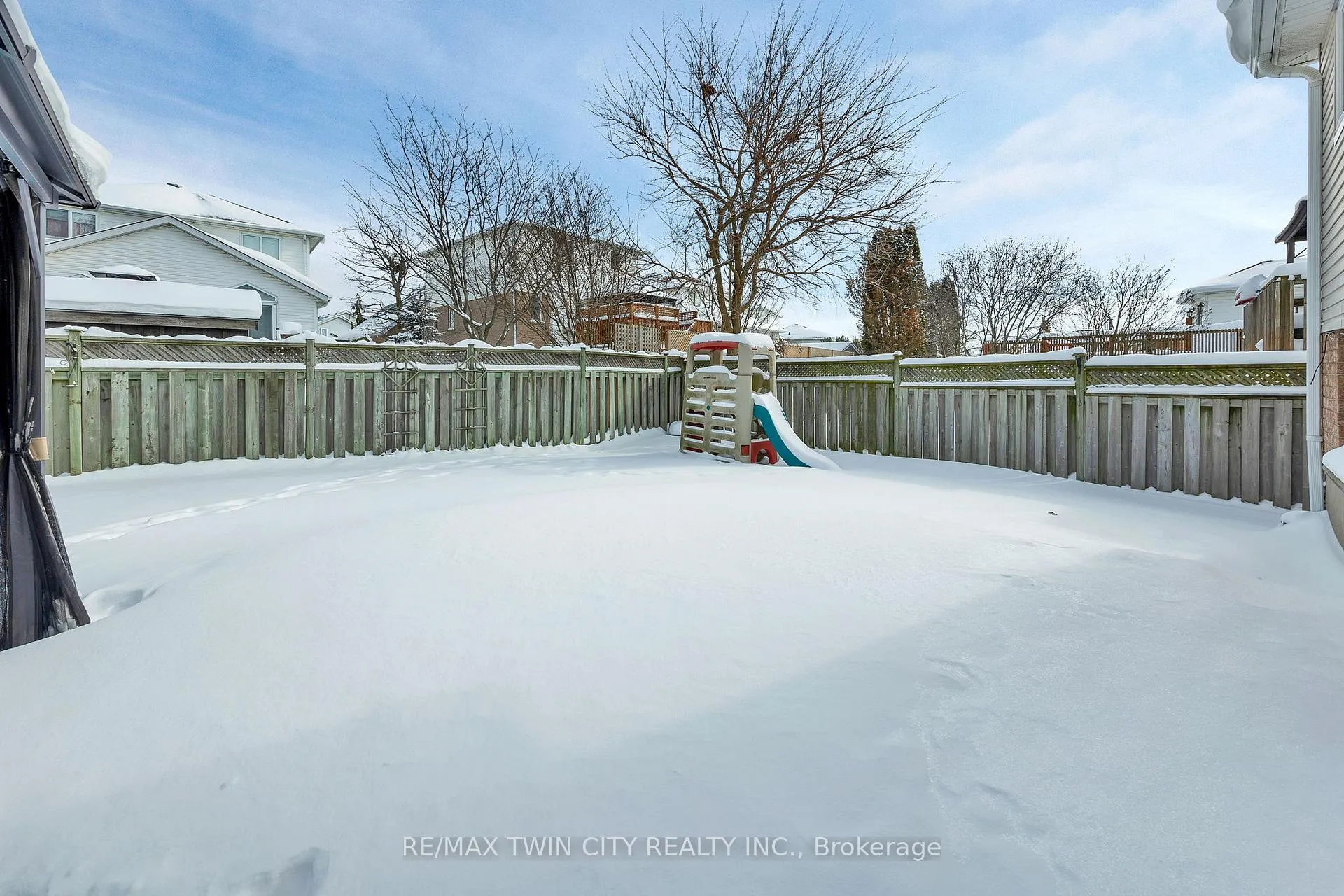 Photo 31 of 299 Erinbrook Drive, Kitchener — HOMEH