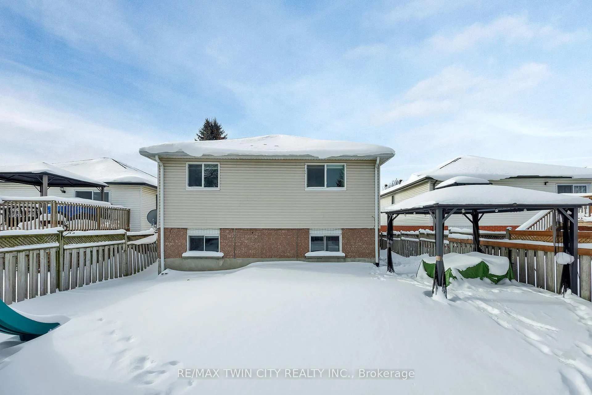 Photo 34 of 299 Erinbrook Drive, Kitchener — HOMEH