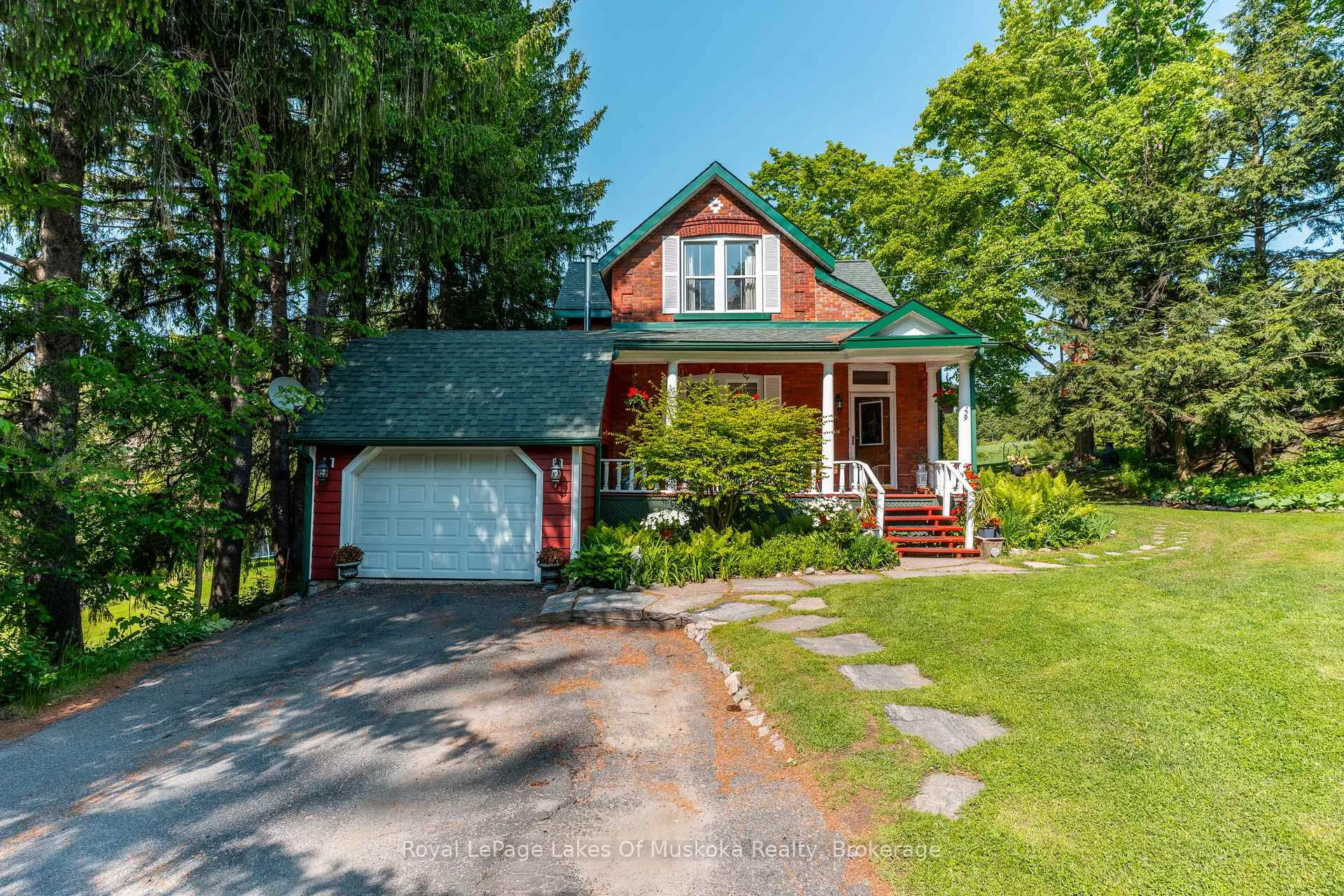 Photo 3 of 229 Fraserburg Road, Bracebridge, Macaulay — HOMEH
