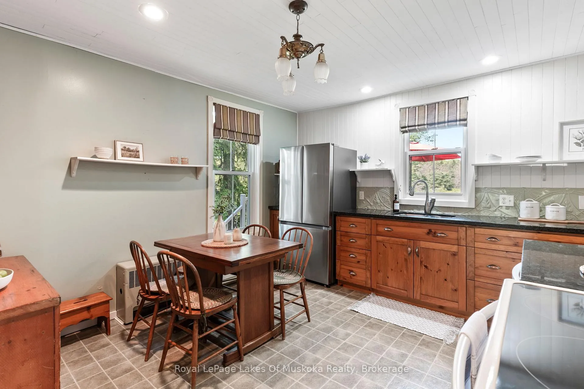 Photo 13 of 229 Fraserburg Road, Bracebridge, Macaulay — HOMEH