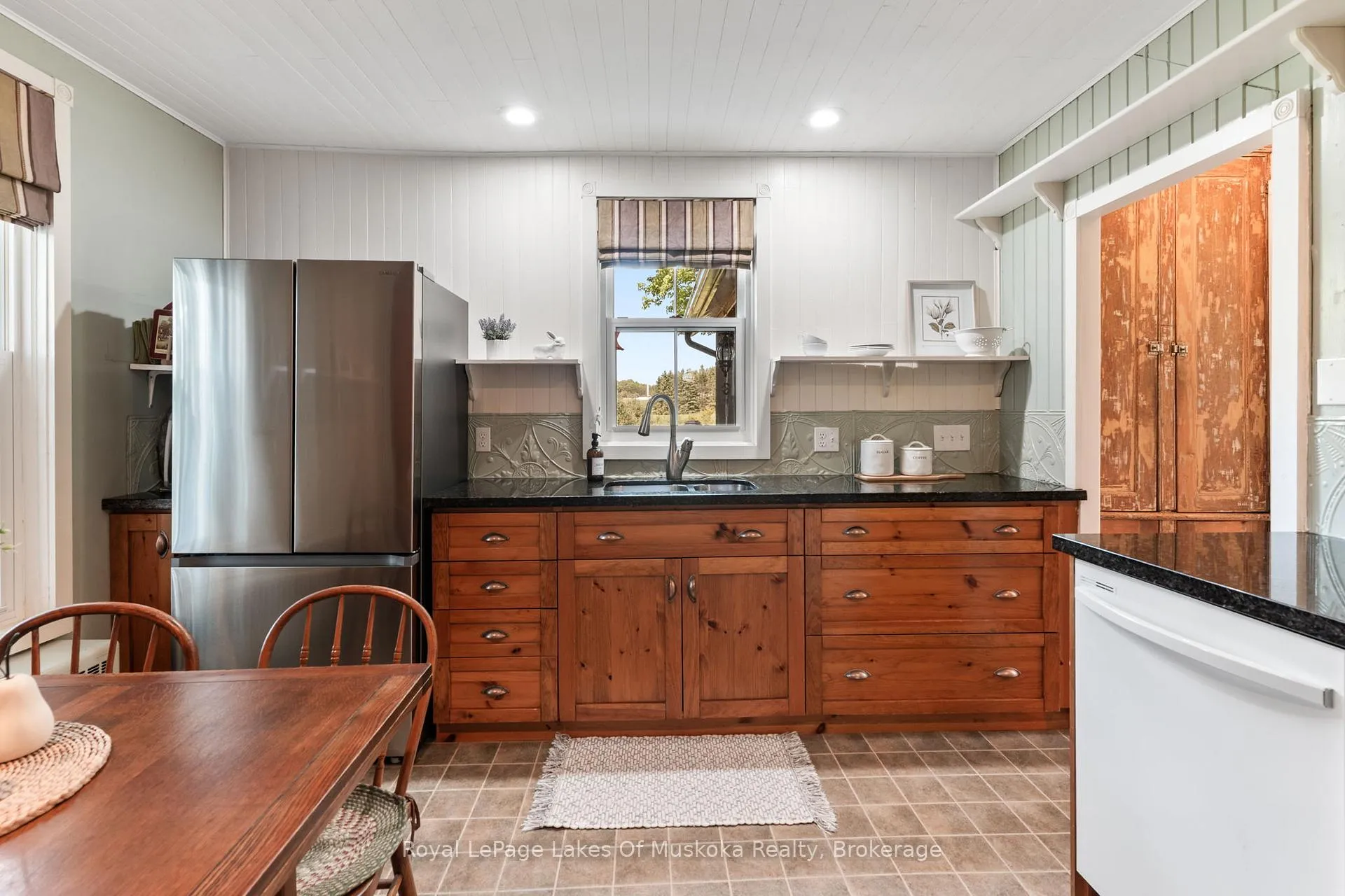 Photo 14 of 229 Fraserburg Road, Bracebridge, Macaulay — HOMEH