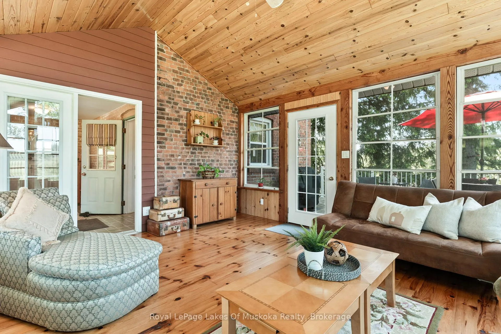 Photo 21 of 229 Fraserburg Road, Bracebridge, Macaulay — HOMEH