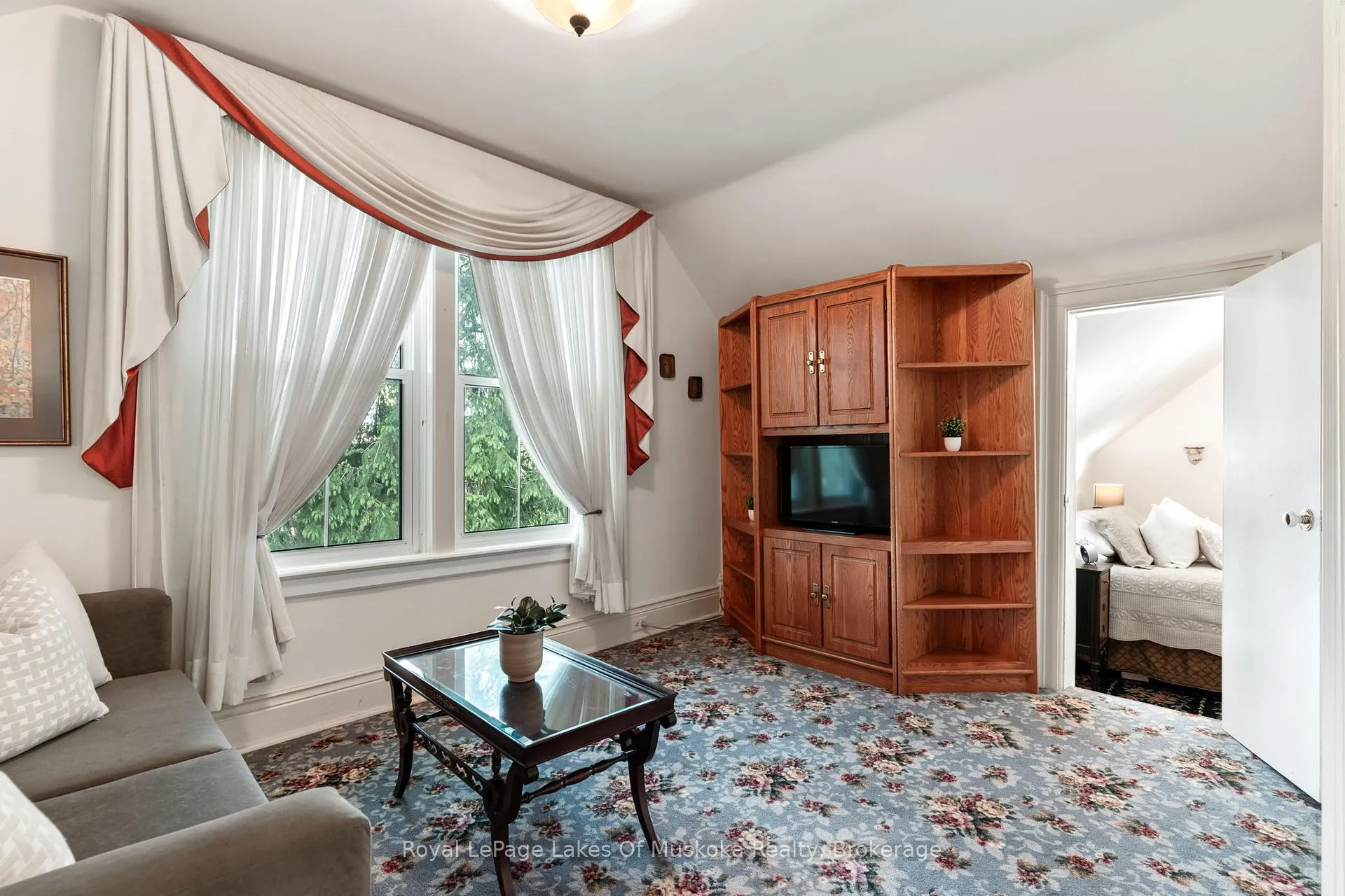 Photo 27 of 229 Fraserburg Road, Bracebridge, Macaulay — HOMEH