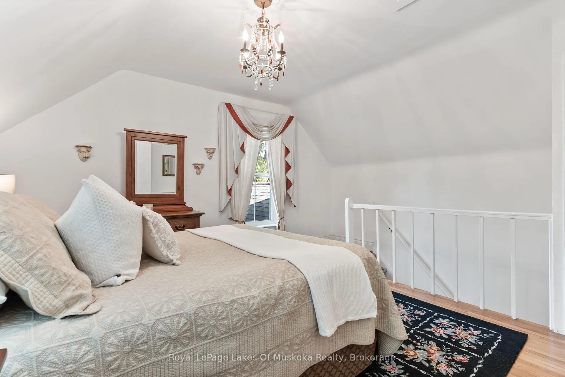 Photo 28 of 229 Fraserburg Road, Bracebridge, Macaulay — HOMEH