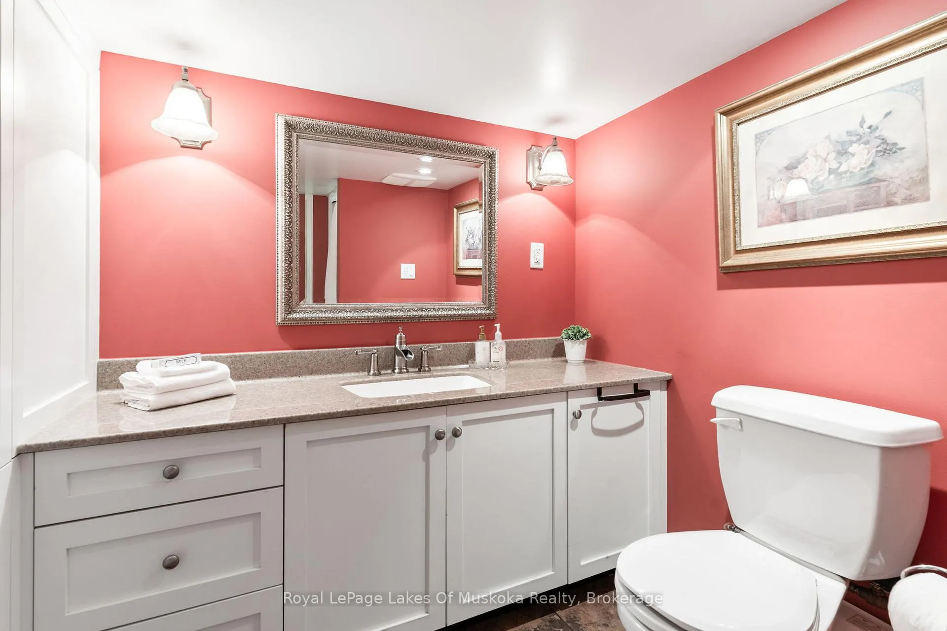 Photo 35 of 229 Fraserburg Road, Bracebridge, Macaulay — HOMEH