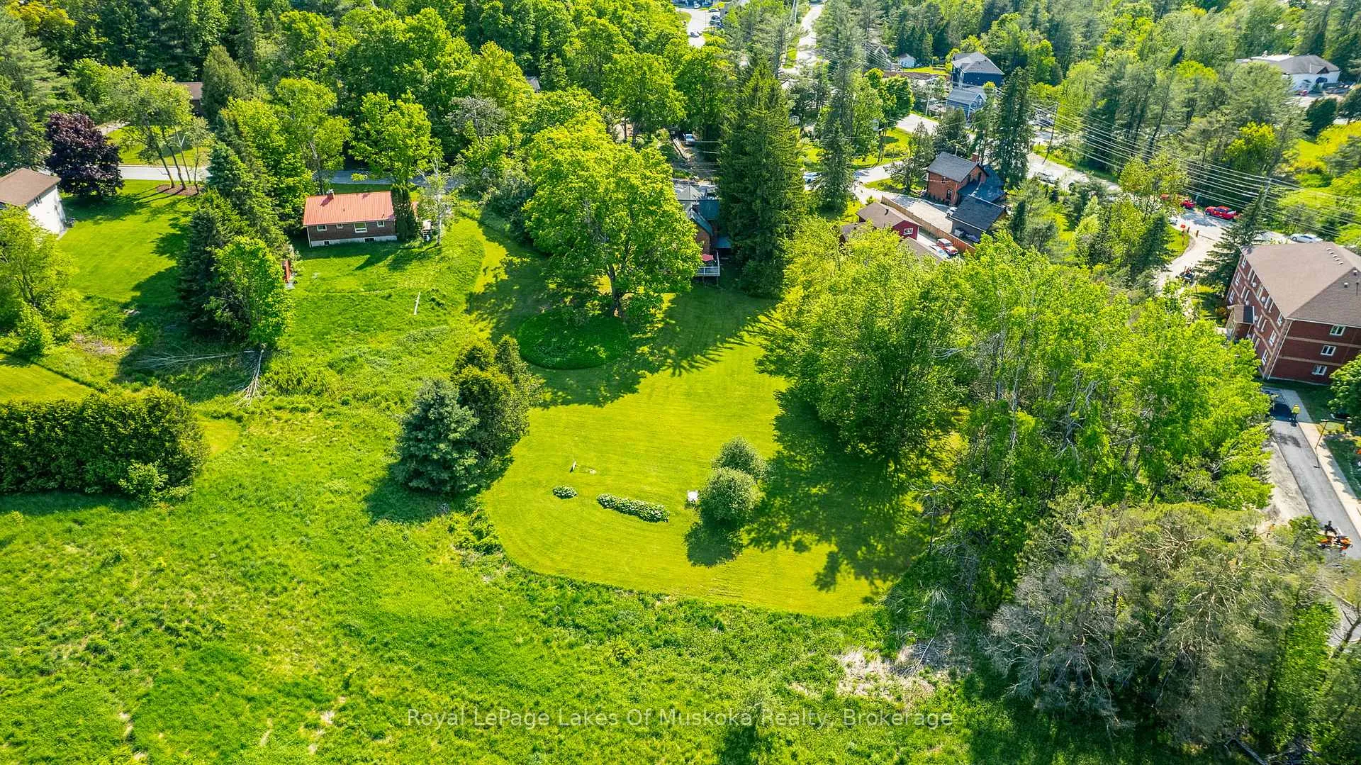 Photo 46 of 229 Fraserburg Road, Bracebridge, Macaulay — HOMEH