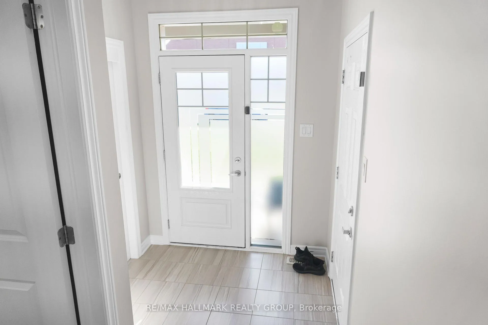 Photo 3 of 2534 River Mist Road, Ottawa, Barrhaven - Half Moon Bay — HOMEH
