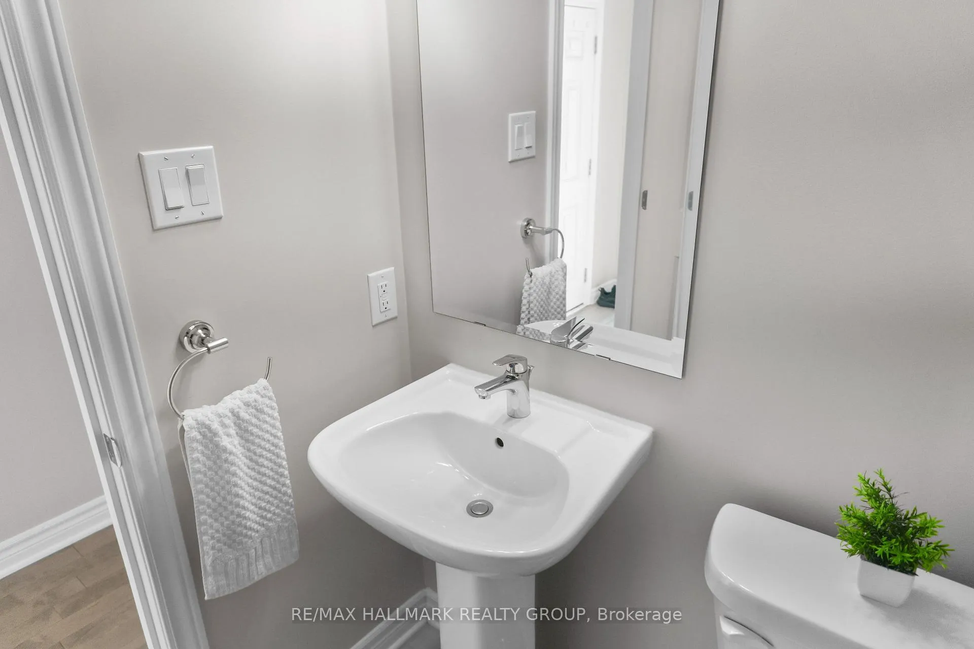 Photo 11 of 2534 River Mist Road, Ottawa, Barrhaven - Half Moon Bay — HOMEH