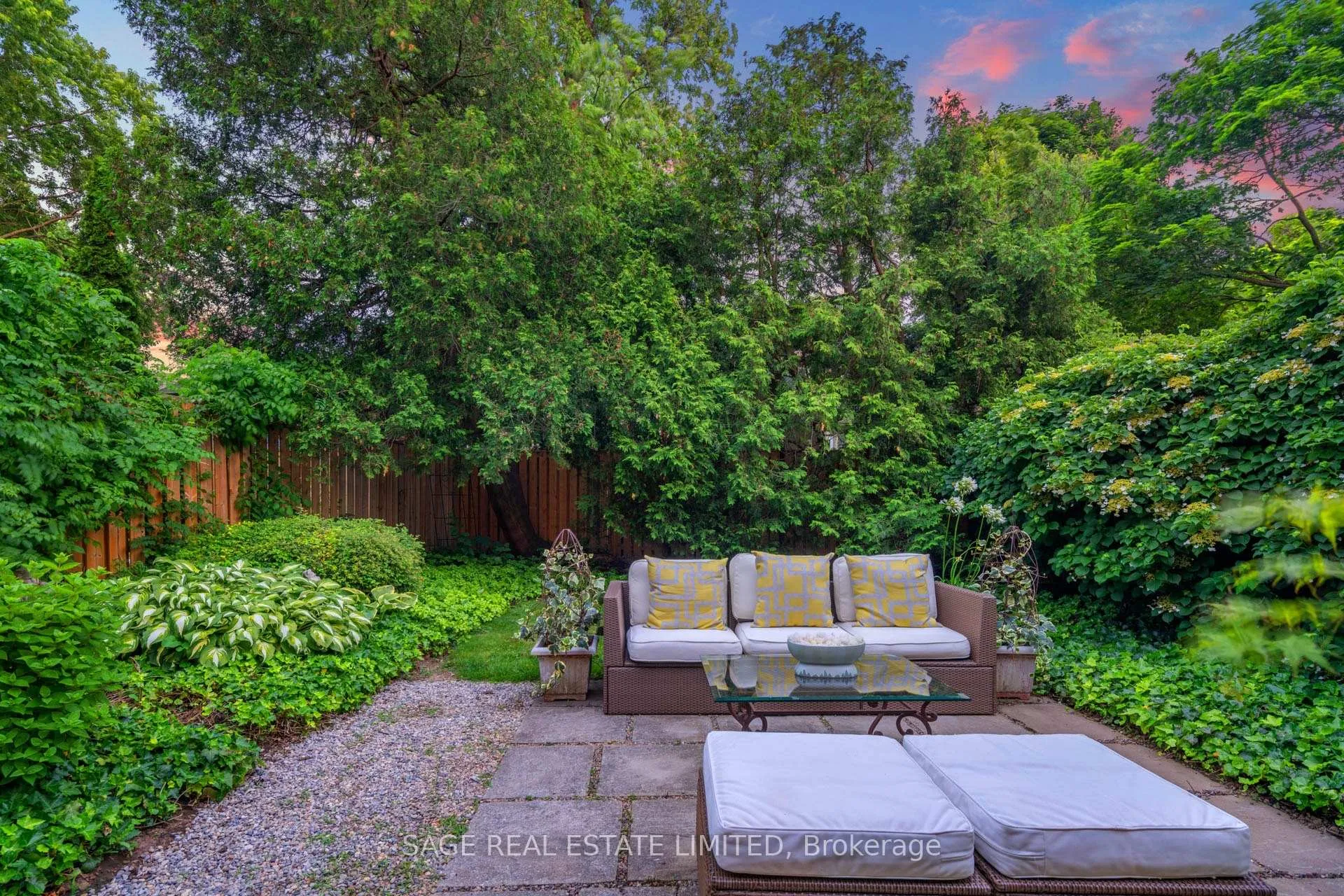 Photo 38 of 124 Cline Avenue N, Hamilton, Westdale — HOMEH
