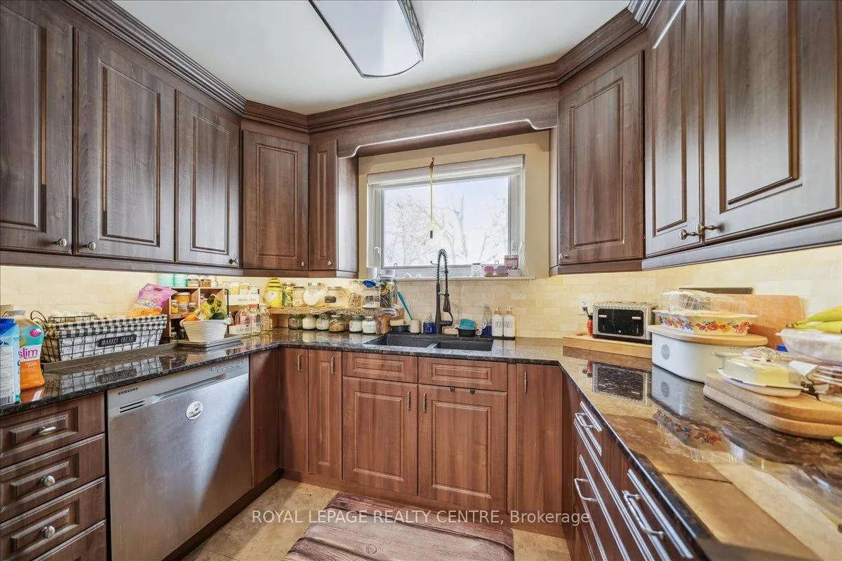 Photo 7 of 8 Judith Crescent, Brampton, Northgate — HOMEH
