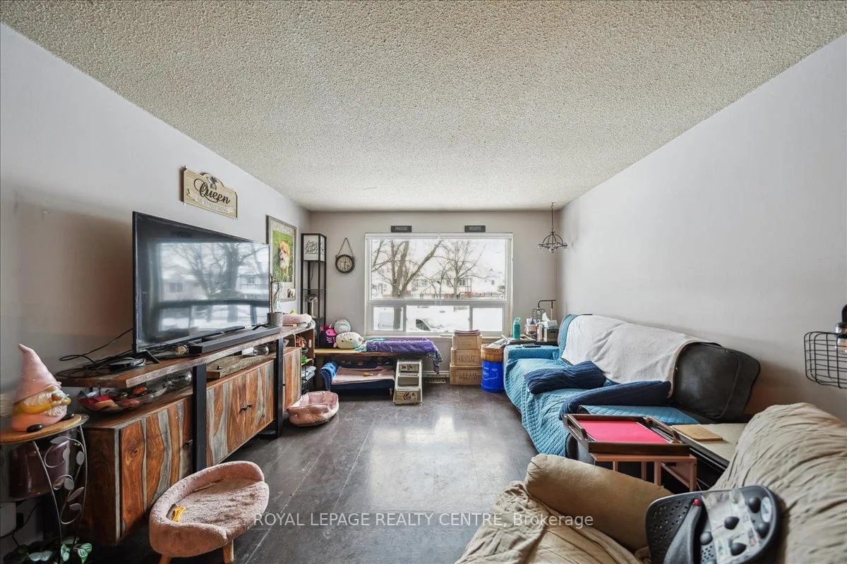 Photo 9 of 8 Judith Crescent, Brampton, Northgate — HOMEH