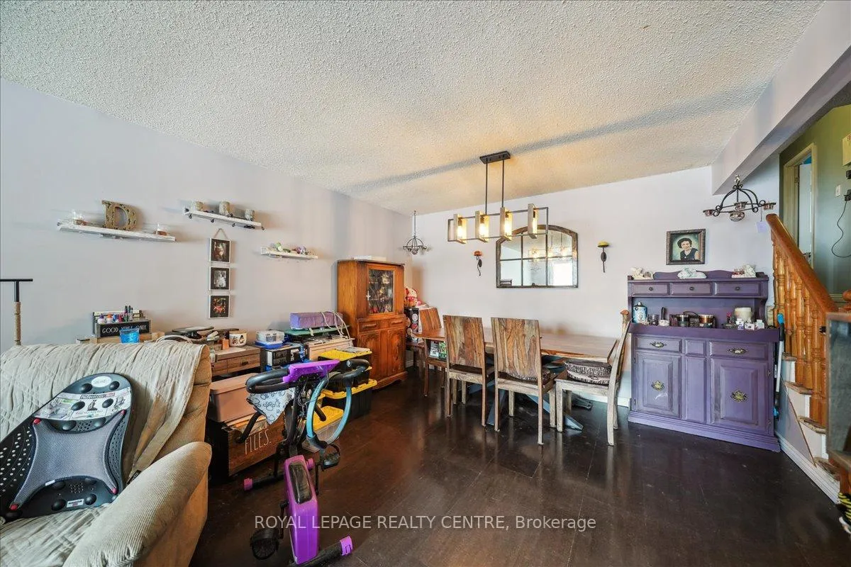 Photo 10 of 8 Judith Crescent, Brampton, Northgate — HOMEH
