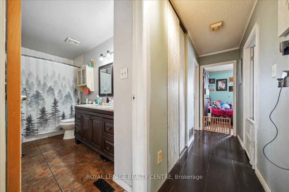 Photo 11 of 8 Judith Crescent, Brampton, Northgate — HOMEH