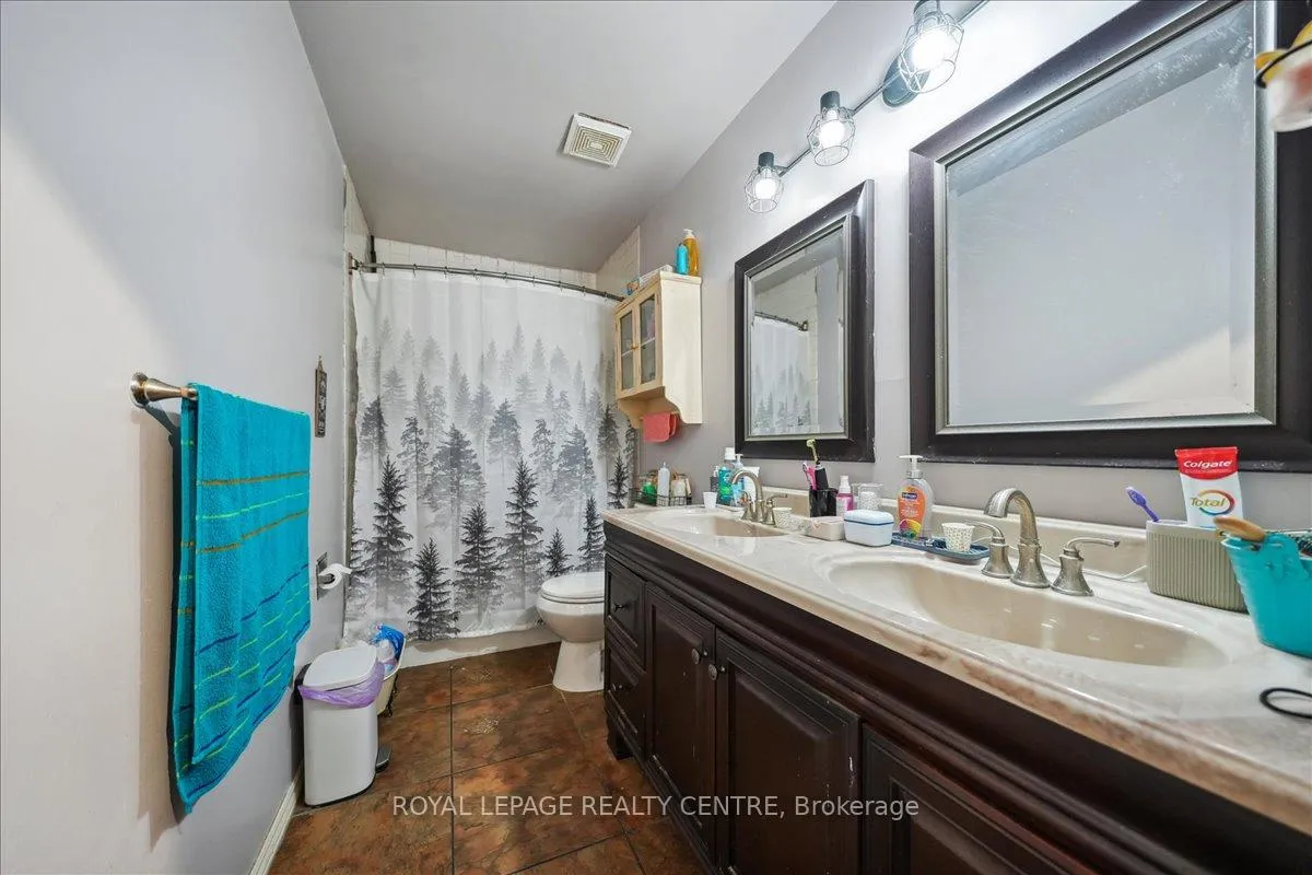 Photo 12 of 8 Judith Crescent, Brampton, Northgate — HOMEH