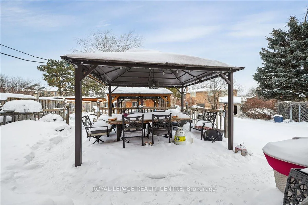 Photo 16 of 8 Judith Crescent, Brampton, Northgate — HOMEH